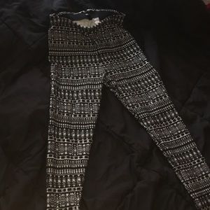 TRIBAL LEGGINGS BLACK& WHITE